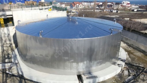 Смонтирован сборный резервуар из нержавеющей стали объемом 2000 м3